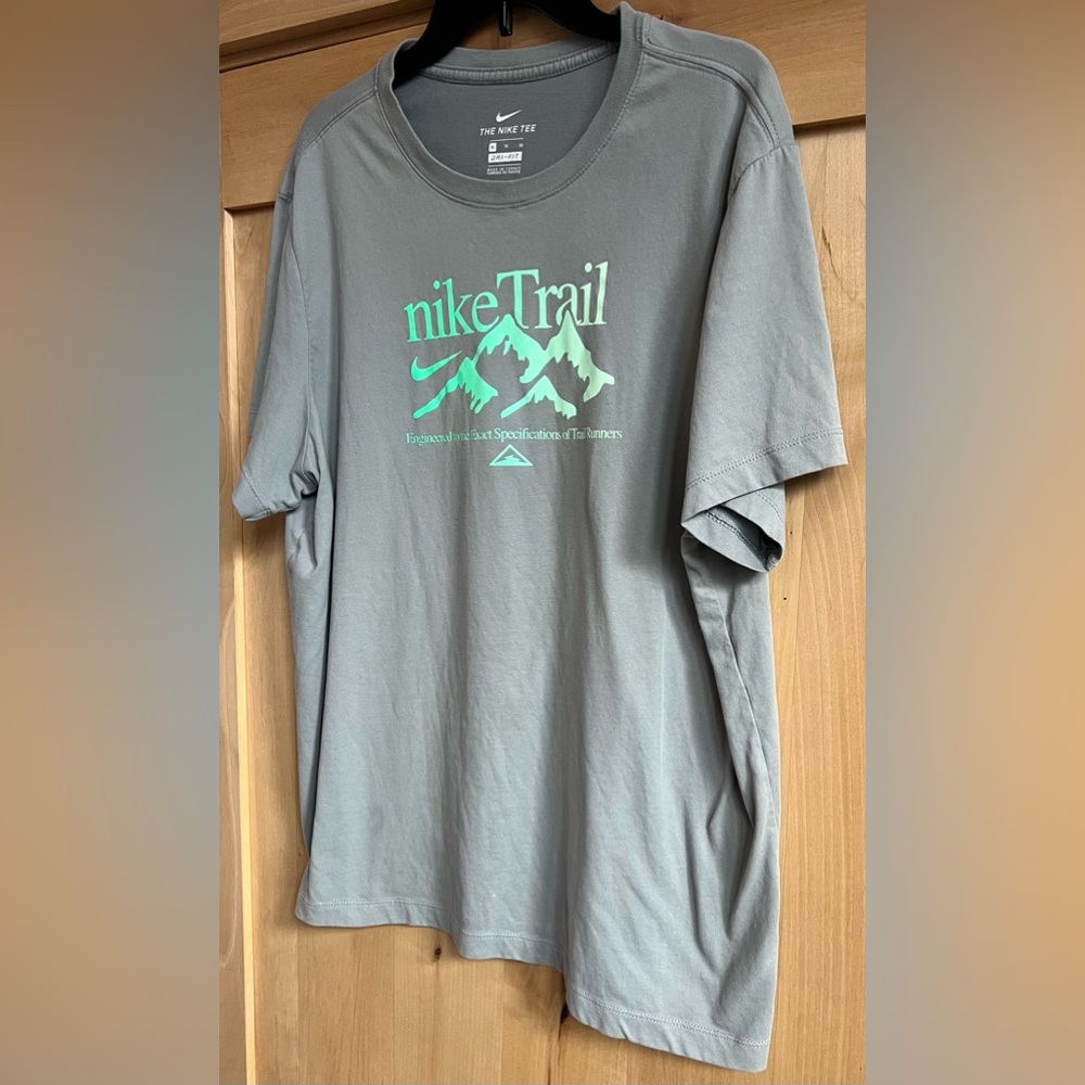 Nike Men’s Dri-Fit Trail Running Short Sleeve Crew Tshirt Size XL